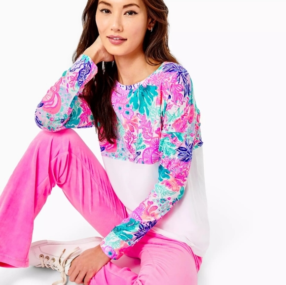 Lilly Pulitzer Finn Top Long Sleeve Medium Seaside Carnivale Pink White NEW - Picture 1 of 5